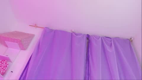 sofii online show from 11-28-25, 09:28