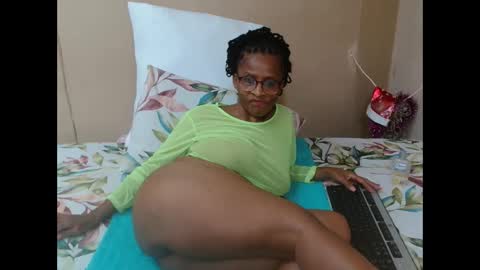 Snapshot of sugarpoppy24xxx chatting on 05-28-26, 03:31 sugarpoppy24xxx online show from 05-28-26, 03:31
