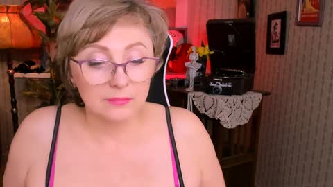 Snapshot of sugarvi chatting on 12-26-24, 07:16 Vivien online show from 12-26-24, 07:16