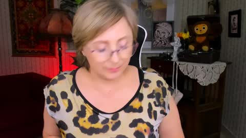 Snapshot of sugarvi chatting on 01-04-25, 06:09 Vivien online show from 01-04-25, 06:09