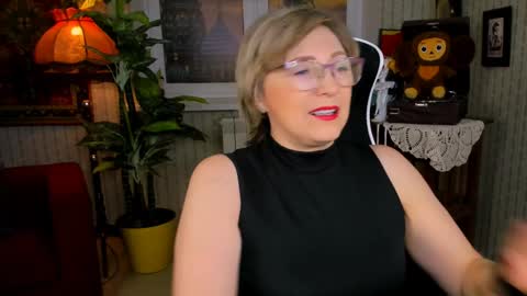 Snapshot of sugarvi chatting on 01-08-25, 09:10 Vivien online show from 01-08-25, 09:10