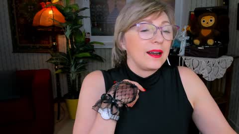 Snapshot of sugarvi chatting on 01-08-25, 12:15 Vivien online show from 01-08-25, 12:15