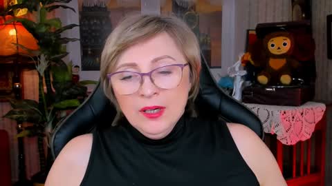 Snapshot of sugarvi chatting on 01-08-25, 06:20 Vivien online show from 01-08-25, 06:20