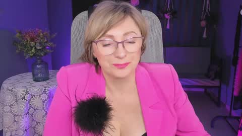 Snapshot of sugarvi chatting on 01-11-25, 03:20 Vivien online show from 01-11-25, 03:20