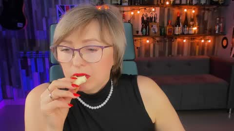 Snapshot of sugarvi chatting on 01-19-25, 04:36 Vivien online show from 01-19-25, 04:36