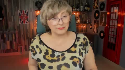 Snapshot of sugarvi chatting on 01-26-25, 04:20 Vivien online show from 01-26-25, 04:20