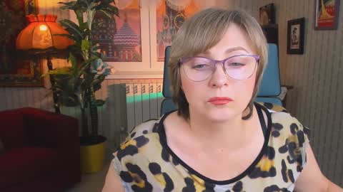 Snapshot of sugarvi chatting on 02-05-25, 09:04 Vivien online show from 02-05-25, 09:04