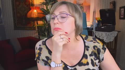 Snapshot of sugarvi chatting on 02-05-25, 12:06 Vivien online show from 02-05-25, 12:06