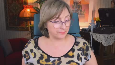 Snapshot of sugarvi chatting on 02-05-25, 03:09 Vivien online show from 02-05-25, 03:09