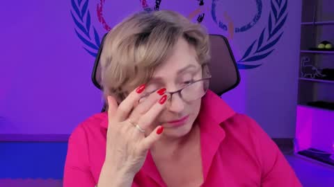 Snapshot of sugarvi chatting on 02-08-25, 03:10 Vivien online show from 02-08-25, 03:10