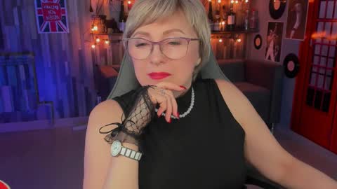 Snapshot of sugarvi chatting on 02-13-25, 04:17 Vivien online show from 02-13-25, 04:17