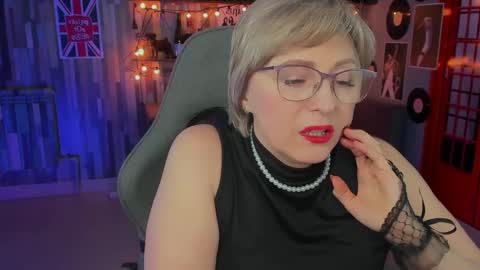 Snapshot of sugarvi chatting on 02-13-25, 07:21 Vivien online show from 02-13-25, 07:21