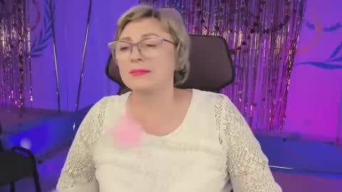 Snapshot of sugarvi chatting on 02-19-25, 06:21 Vivien online show from 02-19-25, 06:21