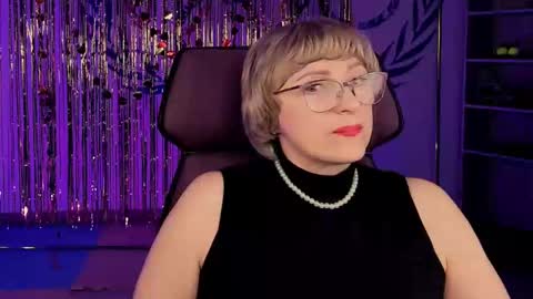 Snapshot of sugarvi chatting on 02-22-25, 03:14 Vivien online show from 02-22-25, 03:14