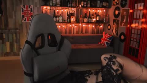 Snapshot of sugarvi chatting on 02-23-25, 01:10 Vivien online show from 02-23-25, 01:10