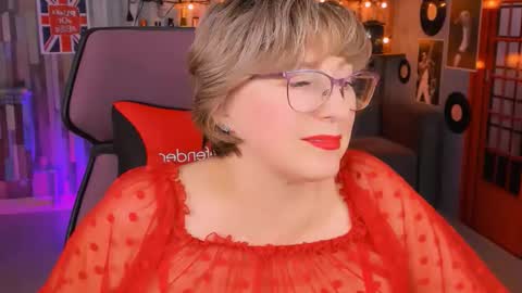 Snapshot of sugarvi chatting on 11-12-25, 02:17 Vivien online show from 11-12-25, 02:17