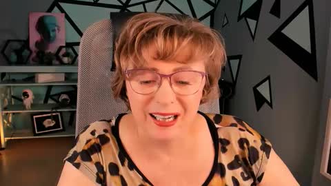 Snapshot of sugarvi chatting on 11-19-25, 01:22 Vivien online show from 11-19-25, 01:22