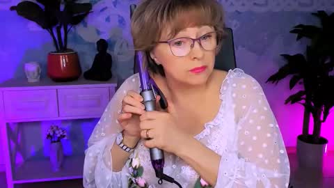 Snapshot of sugarvi chatting on 11-29-25, 01:36 Vivien online show from 11-29-25, 01:36