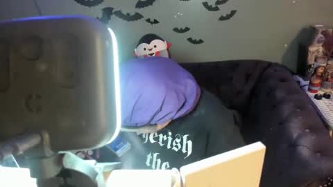 Snapshot of sugary_sweet chatting on 02-14-25, 06:51 Sugary online show from 02-14-25, 06:51