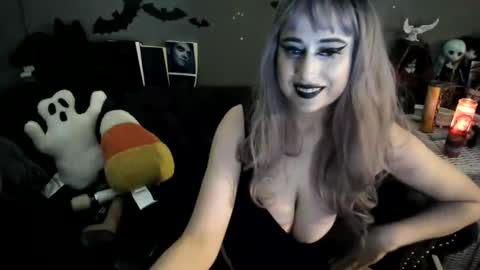 Snapshot of sugary_sweet chatting on 10-18-25, 10:16 Sugary online show from 10-18-25, 10:16