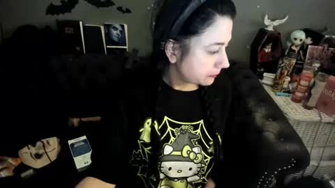 Snapshot of sugary_sweet chatting on 10-30-25, 11:33 Sugary online show from 10-30-25, 11:33