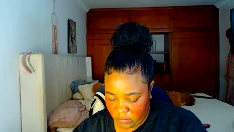 Cami   Back in 2 hours online show from 12-05-25, 07:06