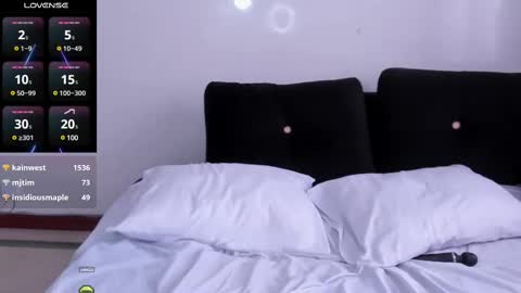 Nicolle  online show from 02-09-25, 06:16