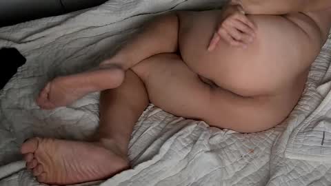 Snapshot of sumguy135 chatting on 10-12-25, 05:06 sumguy135 online show from 10-12-25, 05:06