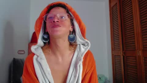 Snapshot of summer__xo chatting on 12-07-24, 02:09 Summer online show from 12-07-24, 02:09