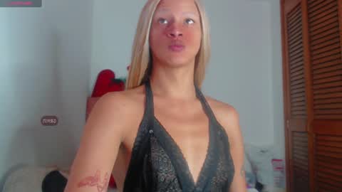 Snapshot of summer__xo chatting on 12-23-24, 02:02 Summer online show from 12-23-24, 02:02