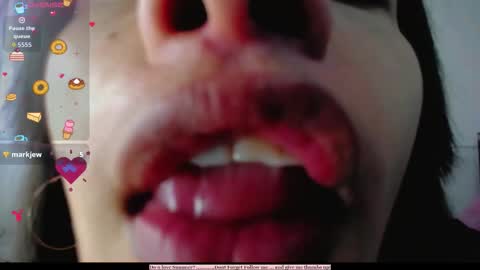 Snapshot of summer__xo chatting on 10-17-25, 08:11 Summer online show from 10-17-25, 08:11