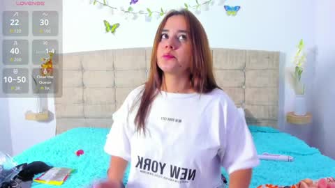 Snapshot of summer_girls01 chatting on 03-15-26, 12:38 summer_girls01 online show from 03-15-26, 12:38