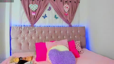 summer_girls01 online show from 07-16-26, 01:55