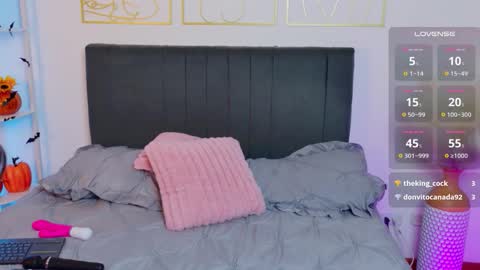 Snapshot of summer_holiday chatting on 10-22-25, 05:19 OnlyFans summer holiday online show from 10-22-25, 05:19