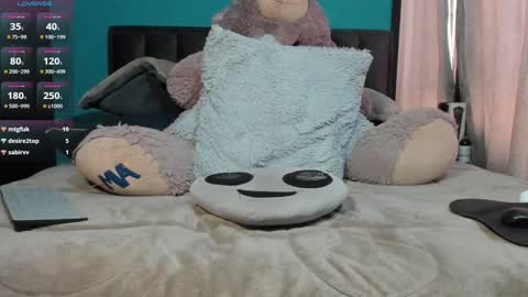 Snapshot of summer_romance chatting on 01-06-25, 08:39 Andres-tattoos  Derek Hairy online show from 01-06-25, 08:39