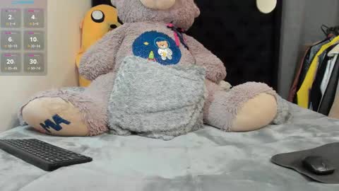 Snapshot of summer_romance chatting on 03-06-25, 05:35 Andres-tattoos  Derek Hairy online show from 03-06-25, 05:35