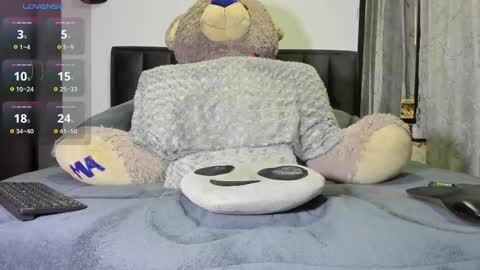 Snapshot of summer_romance chatting on 09-24-25, 10:46 Andres-tattoos  Derek Hairy online show from 09-24-25, 10:46