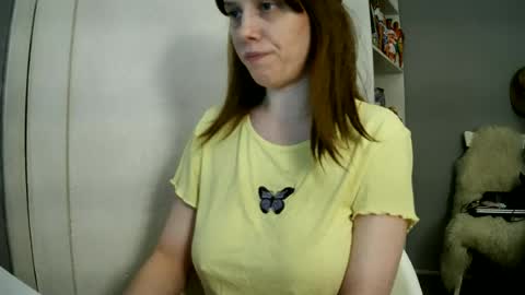 Snapshot of summerbluesky chatting on 06-20-26, 03:59 summerbluesky online show from 06-20-26, 03:59