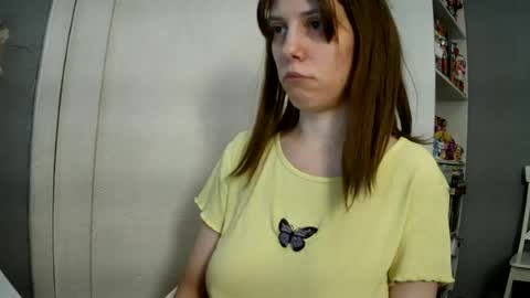 Snapshot of summerbluesky chatting on 07-15-26, 04:01 summerbluesky online show from 07-15-26, 04:01