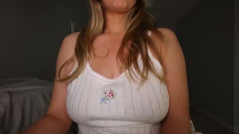 Summer Dawn online show from 10-19-25, 06:52