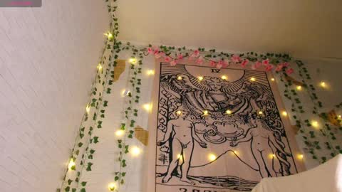 Snapshot of summerhazee chatting on 12-03-24, 07:22 summerhazee online show from 12-03-24, 07:22