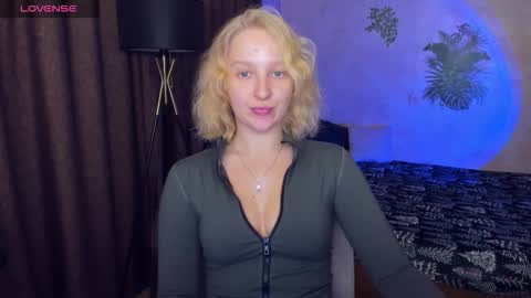 Snapshot of summerjem chatting on 11-17-25, 09:48 summerjem online show from 11-17-25, 09:48