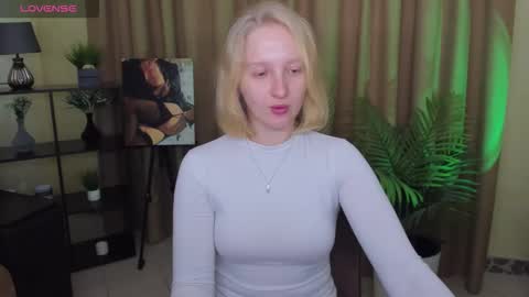 Snapshot of summerjem chatting on 11-27-25, 09:44 summerjem online show from 11-27-25, 09:44