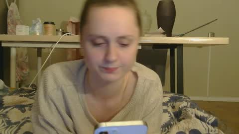 Snapshot of sun_sparkle chatting on 05-19-26, 07:42 Olivia online show from 05-19-26, 07:42