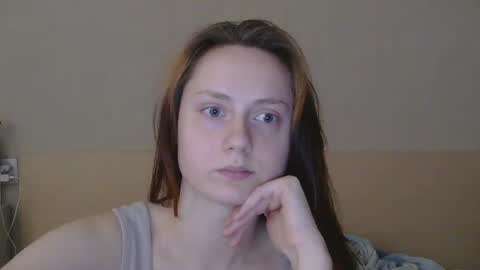 Snapshot of sun_sparkle chatting on 06-18-26, 11:14 Olivia online show from 06-18-26, 11:14