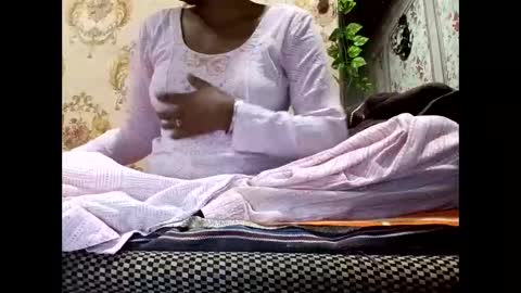 Snapshot of sunali_jain03 chatting on 05-28-26, 07:16 sunali_jain03 online show from 05-28-26, 07:16