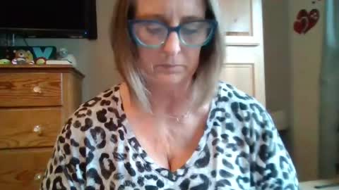 Snapshot of sunflower556 chatting on 07-18-26, 06:23 Sunflower online show from 07-18-26, 06:23