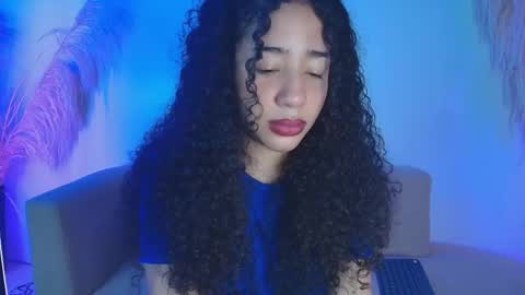 Aillyn Perez online show from 05-14-26, 11:33