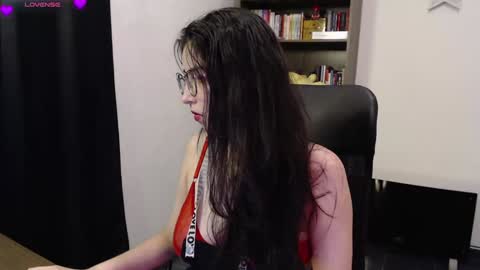 Snapshot of sunflower_uwu chatting on 12-03-24, 12:35 violetta online show from 12-03-24, 12:35