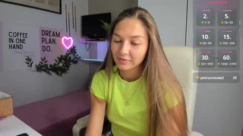 Snapshot of sunlightsofia chatting on 09-17-25, 01:46 Sofia online show from 09-17-25, 01:46